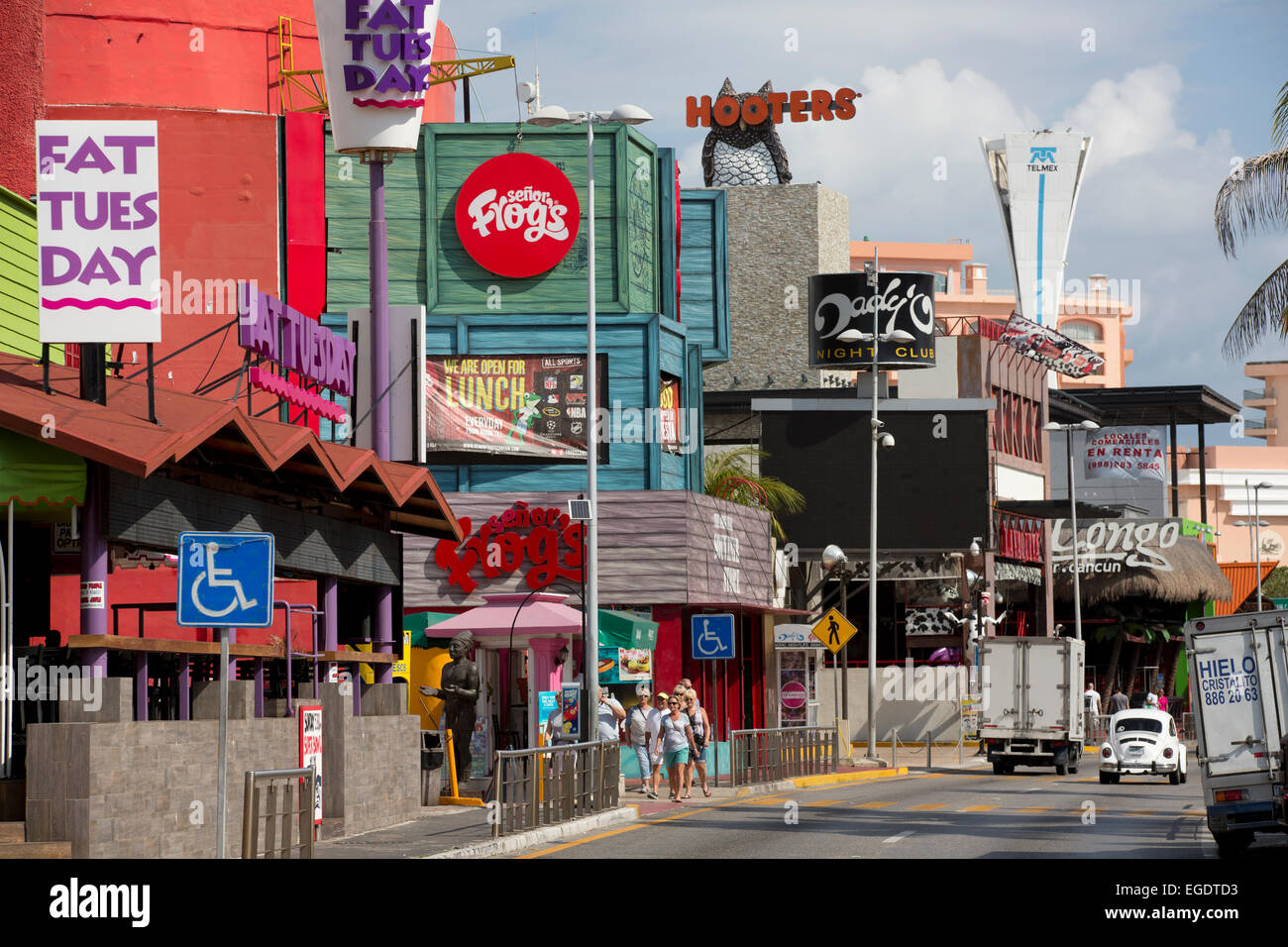 Boulevard Kukulkan in der Hotel Zone, Cancun, Mexiko Stockfoto