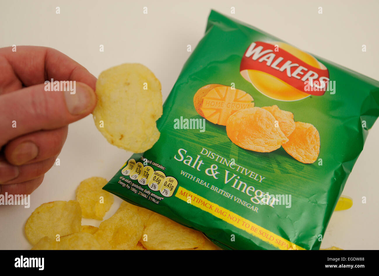 Walkers Salt Essig Chips Stockfoto