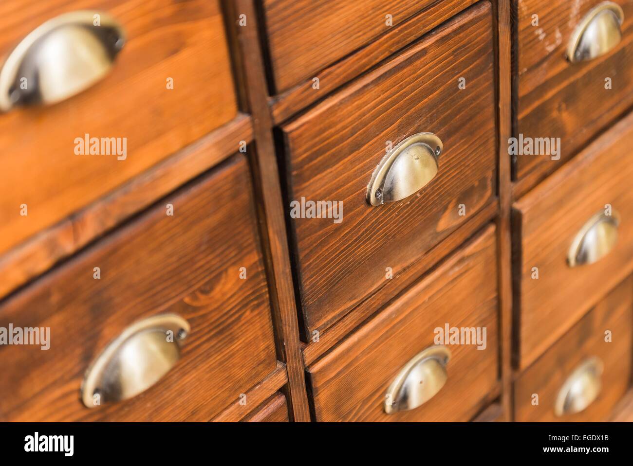 Nahaufnahme von einem Apothekerschrank Stockfoto