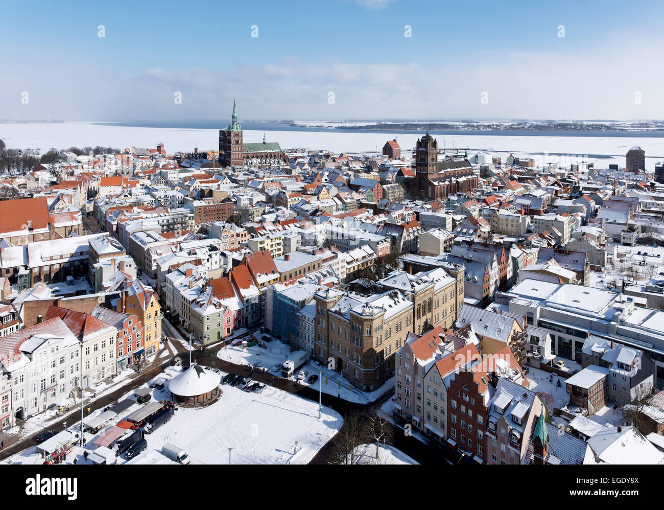 Blick von der Marienkirche zu Stralsund, neuer Markt, Nikolai und Jacobi Kirche, Strelasund, Insel Rügen, Hansestadt Stralsund, Mecklenburg-Western Pomerania, Deutschland Stockfoto