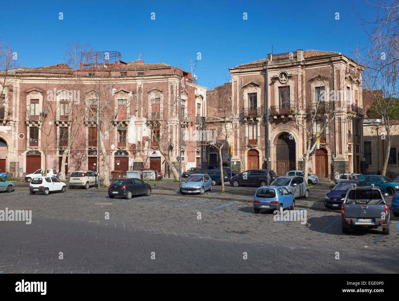 Verkehr auf den Straßen von Catania, Sizilien, Italien. Italienischen Tourismus, Reise- und Urlaubsziel. Stockfoto