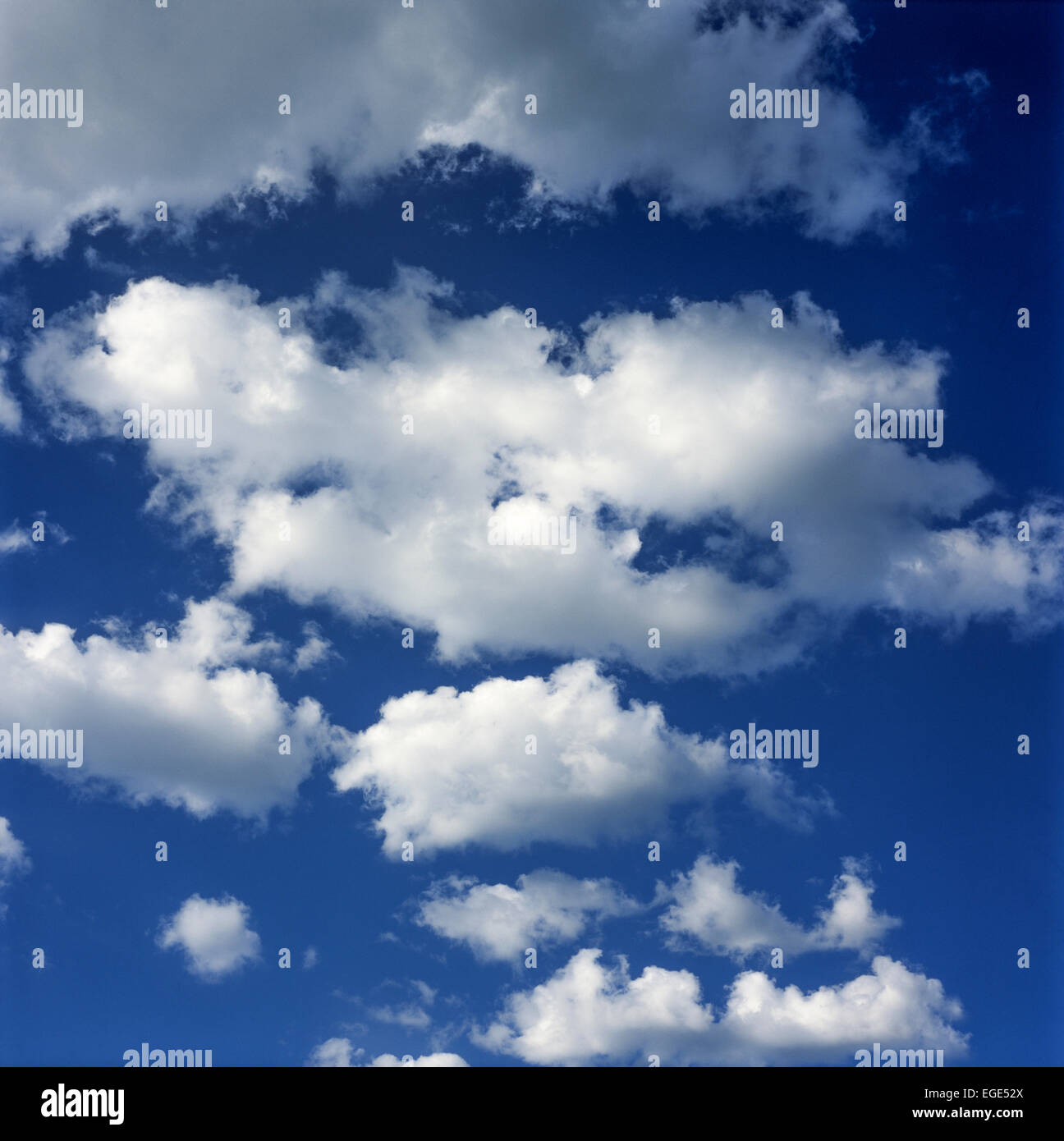 Blauer Himmel mit Wolken blauer Himmel Stockfoto