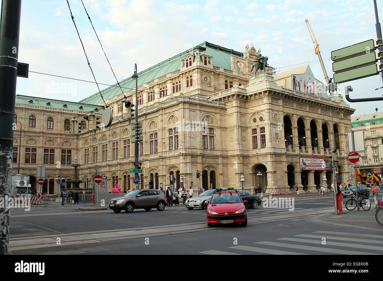 Tom Cruise auf dem Set von Mission: unmöglich 5 bei Vienna State Opera Featuring: Atmosphäre wo: Wien, Österreich bei: 21. August 2014 Stockfoto