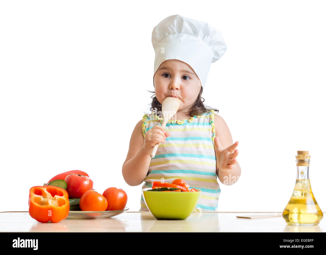 Kind Mädchen Zubereitung von gesunden Speisen Stockfoto