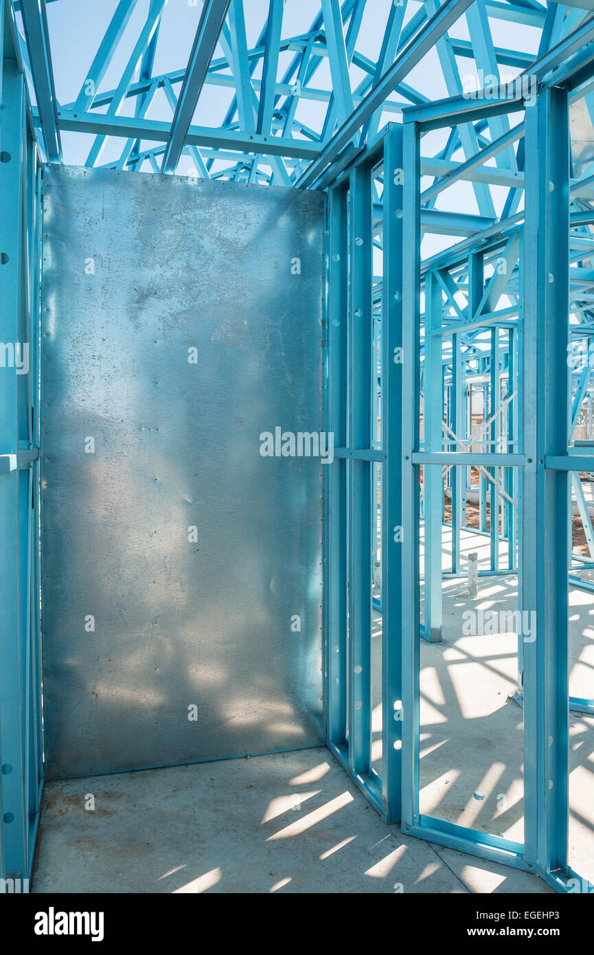 Neuen Wohnungsbau nach Hause Metallrahmen. Fragment Stockfoto