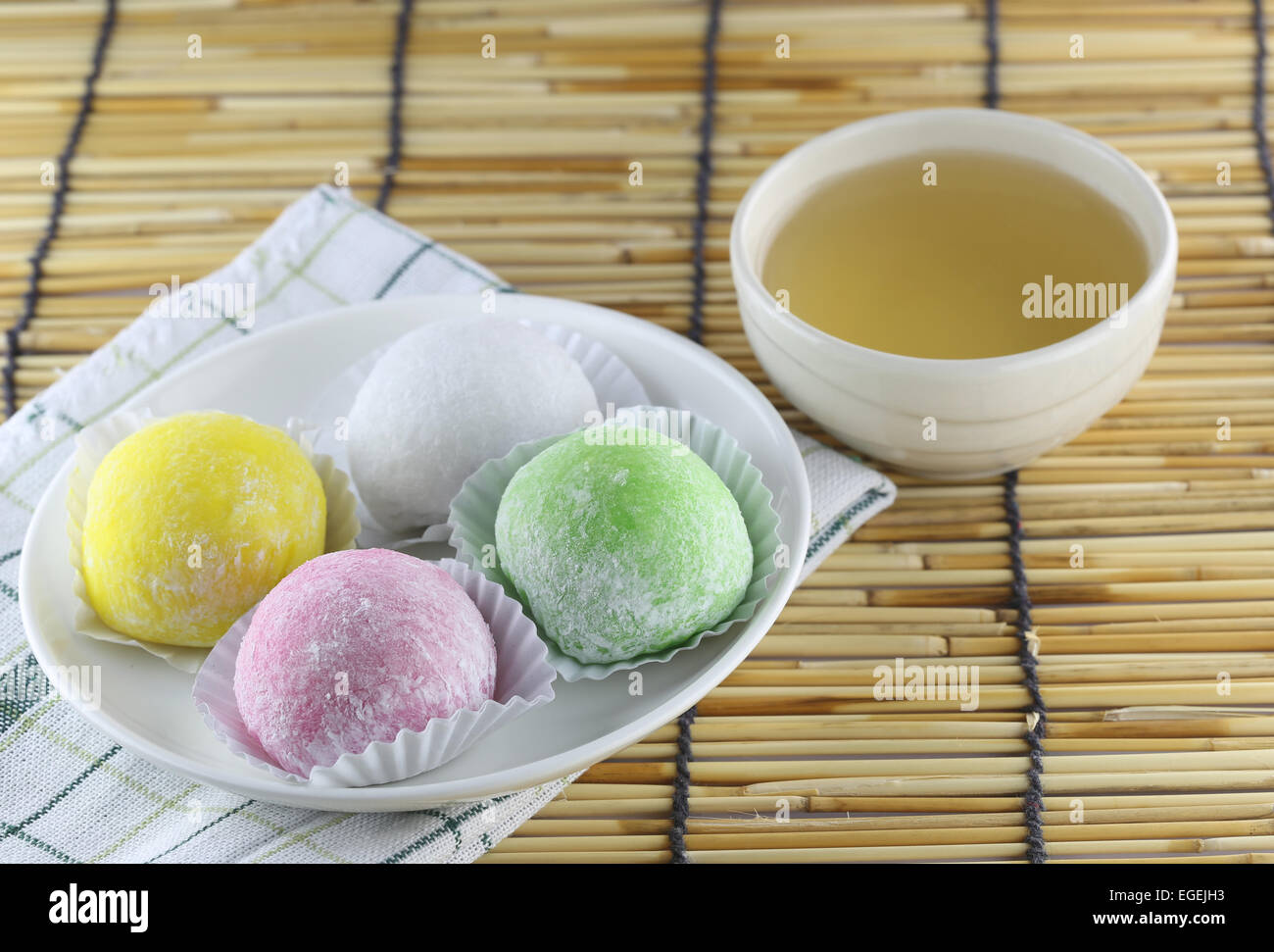 Daifuku Dessert Japanisch und heißen Tee für Lebensmittel Hintergrund. Stockfoto