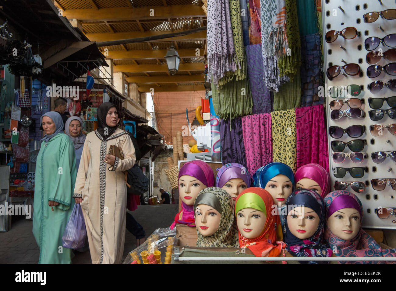 Frauen Hijab Shop In Medina, Fez Stockfoto