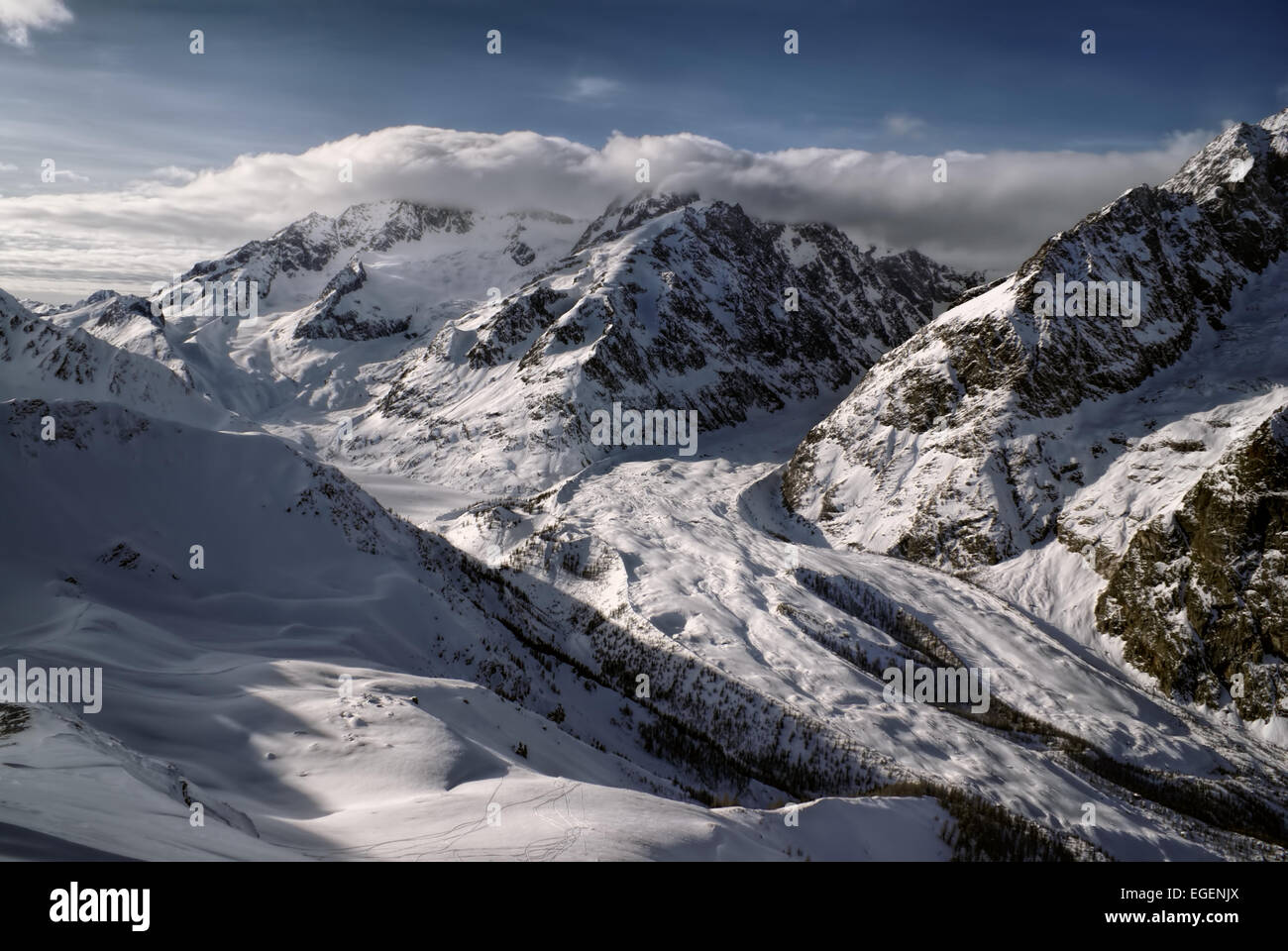 Panoramablick von zerlumpten Mt Blanc Wand im winter Stockfoto Panoramablick von zerlumpten Mt Blanc Wand im winter Stockfoto