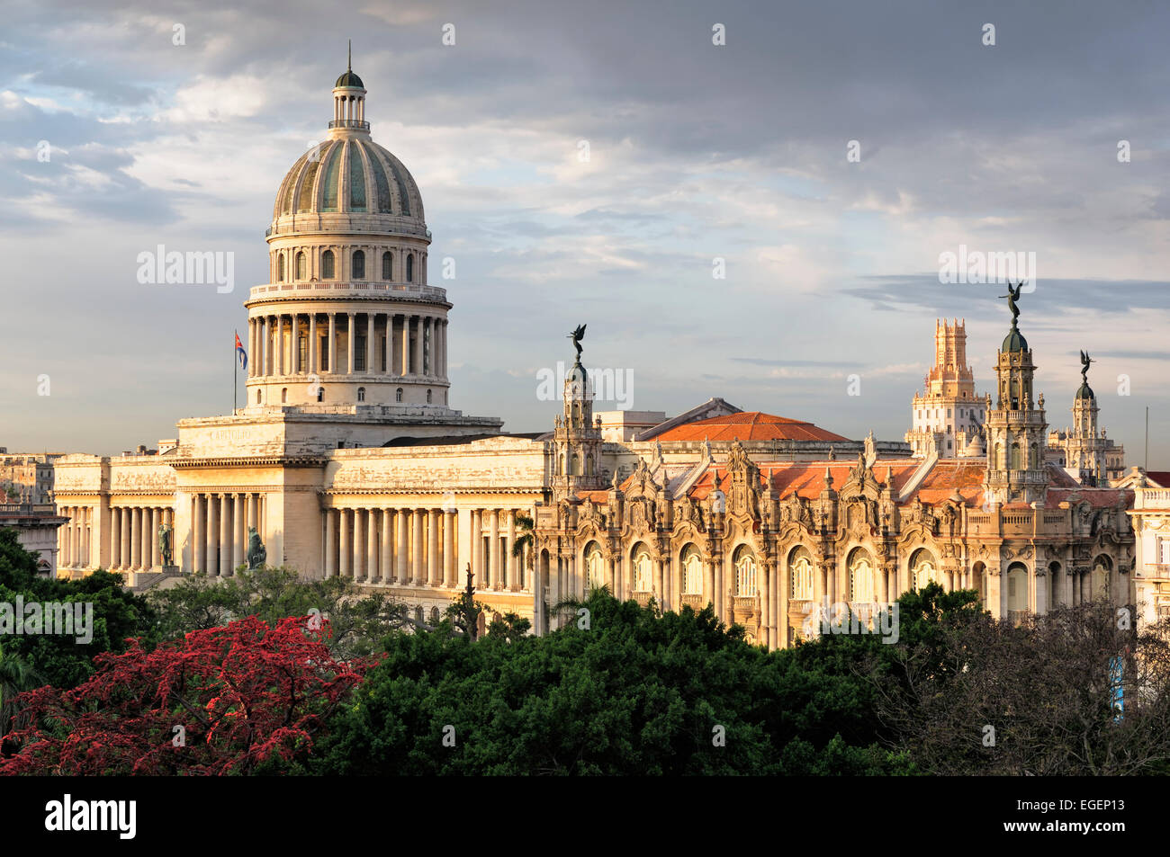 Parque Central am Paseo de Marti, Capitol, El Capitolio, Gran Teatro, Theater, Centro Habana, Havana, Ciudad De La Habana, Kuba Stockfoto