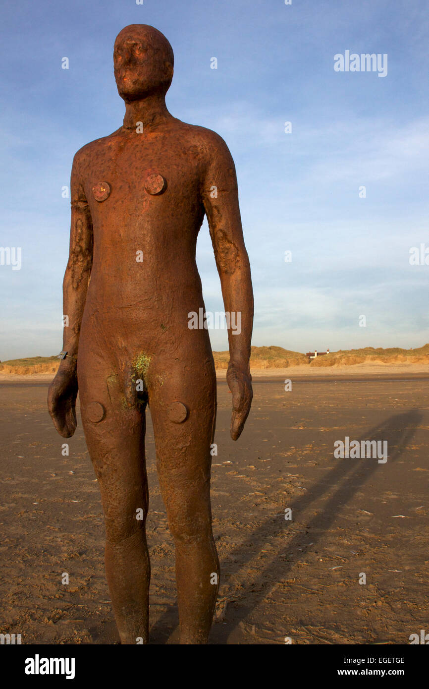 Antony Gormley Skulpturen Crosby Strand Liverpool Stockfoto