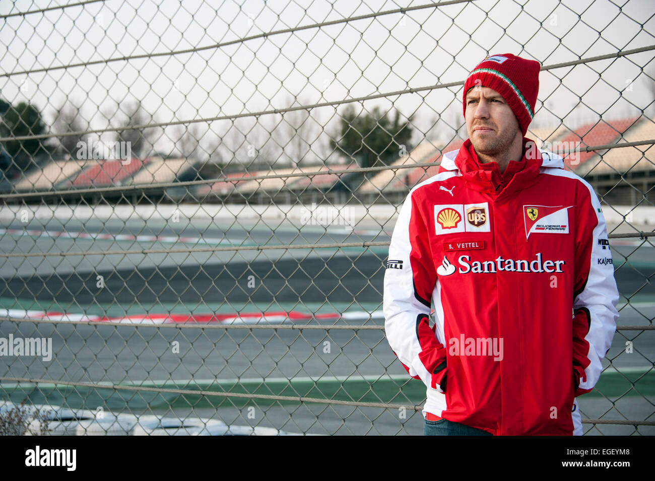 Ex-Weltmeister Sebastian Vettel (GER), Scuderia Ferrari, an der Seitenlinie der Rennstrecke Circuit de Catalunya. Stockfoto