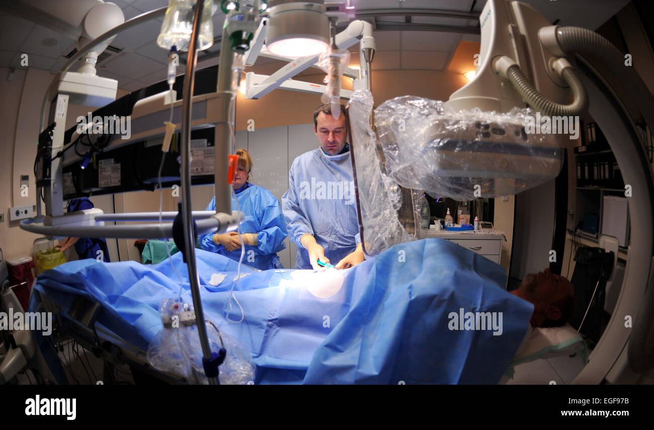 Muss Man Sich Beim Kardiologen Ausziehen www.alamy.de