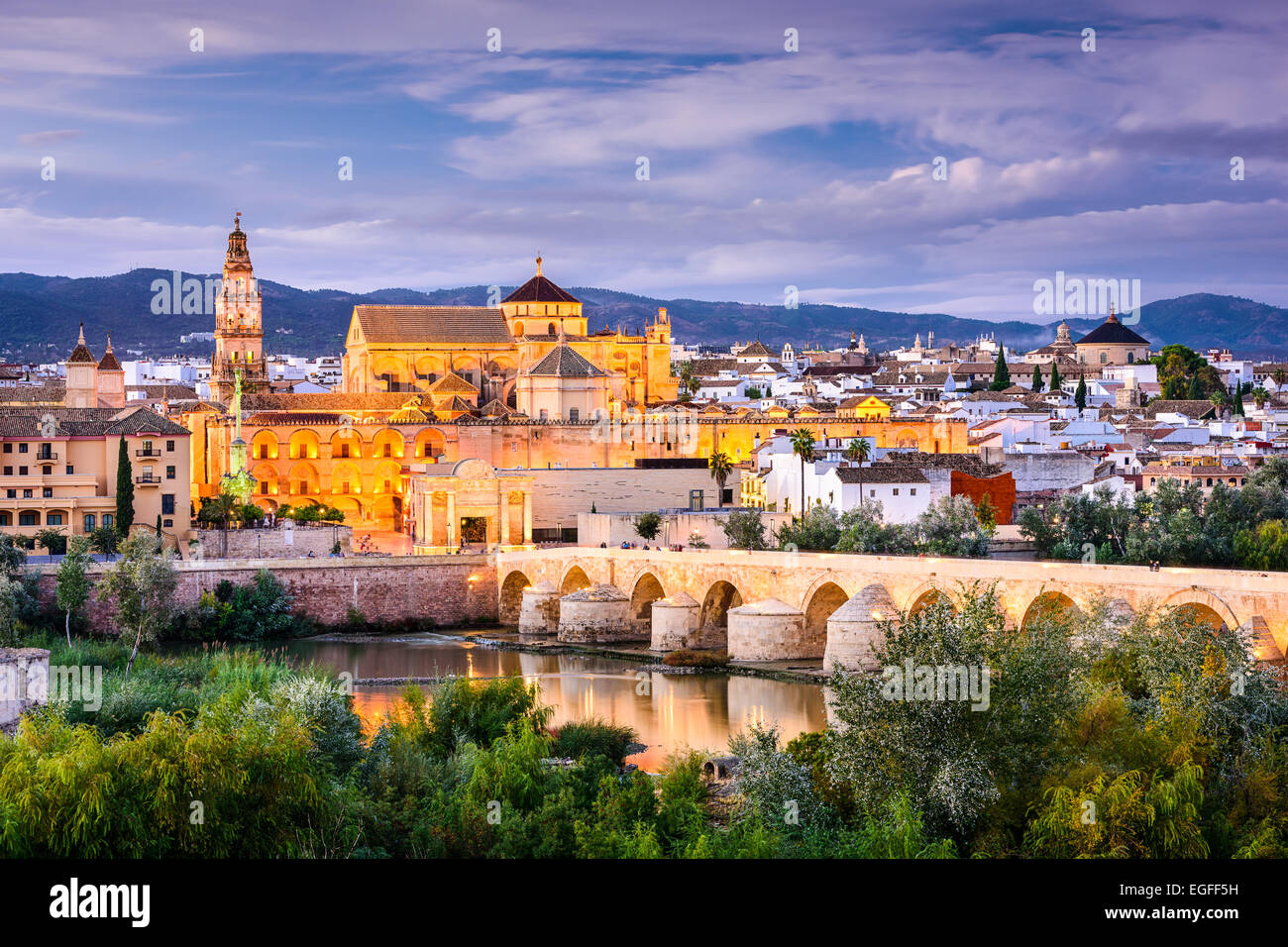 Córdoba, Spanien alt Stadt Skyline in der Moschee-Kathedrale. Stockfoto