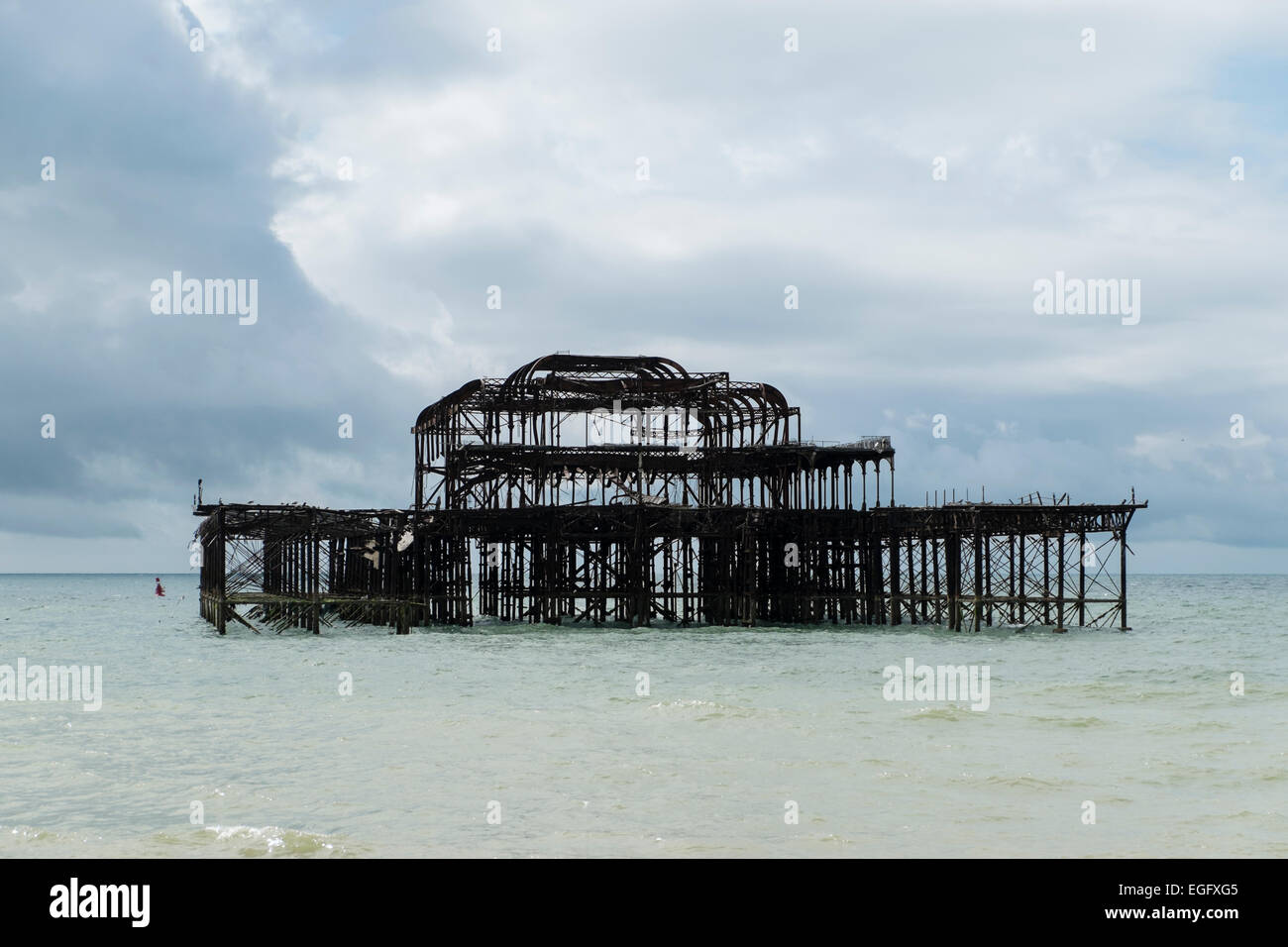 Old West Pier von Brighton hautnah am frühen Morgen Stockfoto