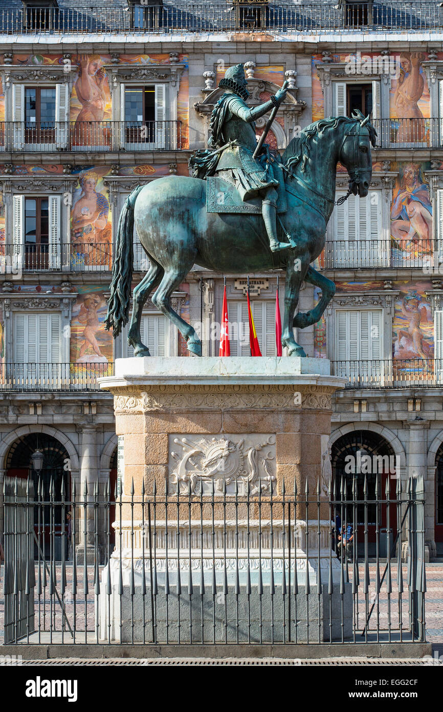 Madrid, Plaza Mayor, Statue von König Philippe II. Stockfoto