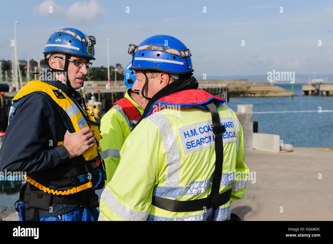 Bangor, County Down. 23.09.2012 - halten Notdienste 'Operation Diamond", einer gemeinsamen Übung vor der Küste von North Down. Während der Operation, eine simulierte Zusammenstoß zwischen einer Fähre mit 65 Passagiere und Besatzung und ein kleineres Boot aktiviert alle Zweige der Rettungsdienste, Aktionen zu koordinieren. Stockfoto