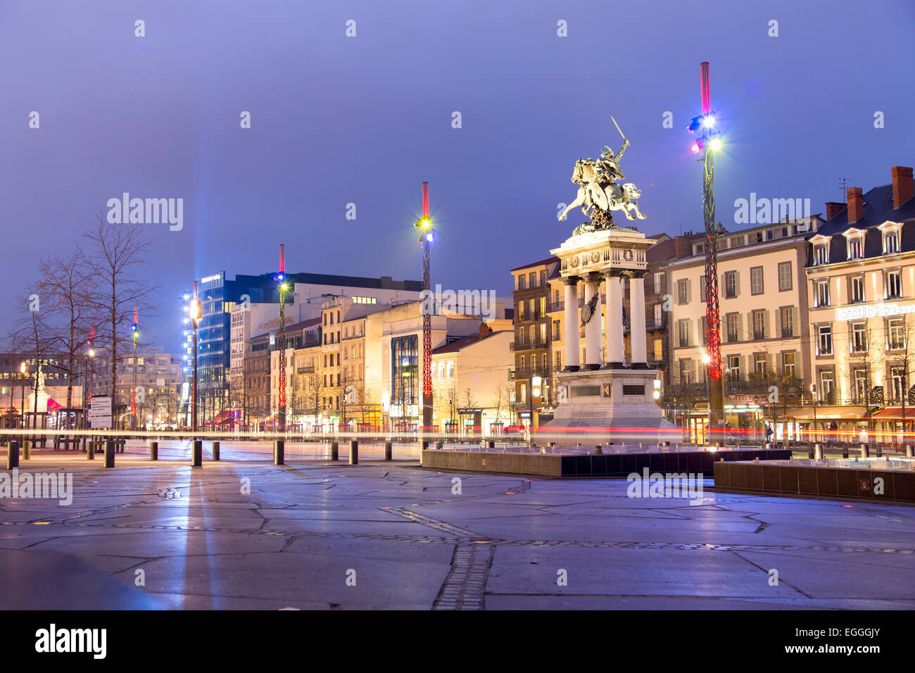 Vercingetorix Statue, Place de gelegenes abends an Clermont-Ferrand, Frankreich Stockfoto