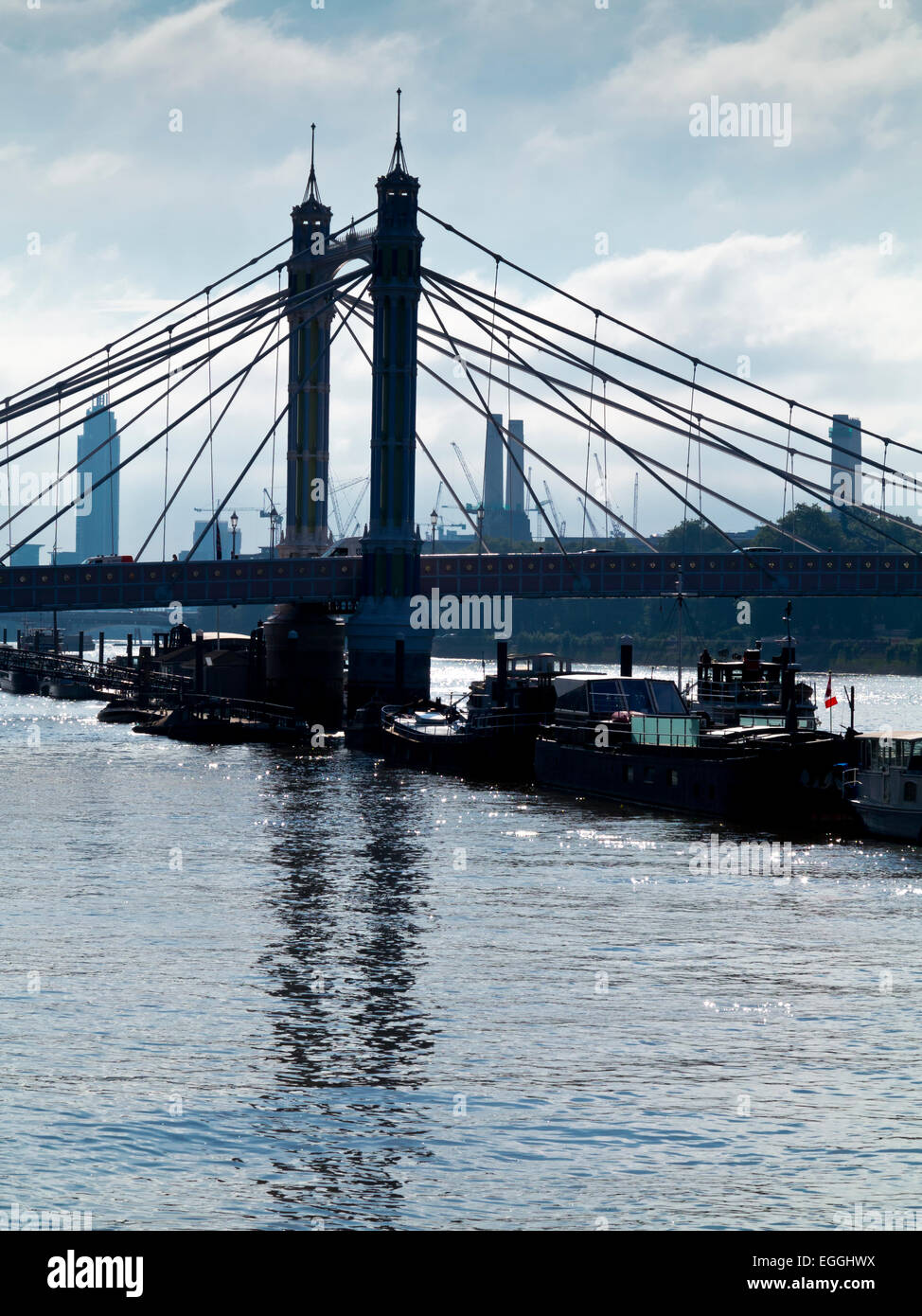 Albert-Brücke im Zentrum von London Chelsea und Battersea entworfen von Rowland Mason u. 1873 verbinden Stockfoto