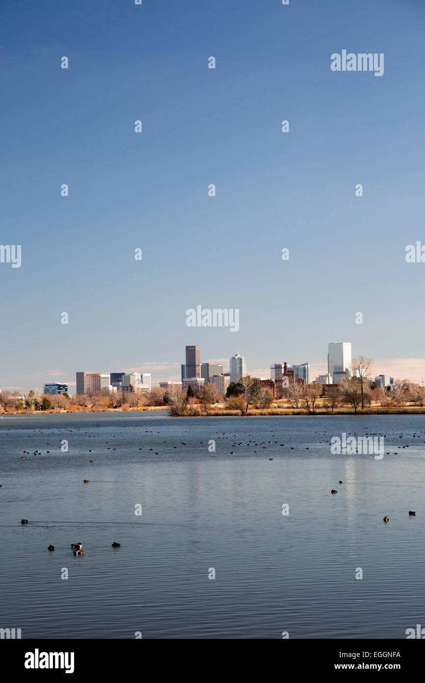 Denver, Colorado - Sloan See und die Skyline der Innenstadt Denver. Stockfoto