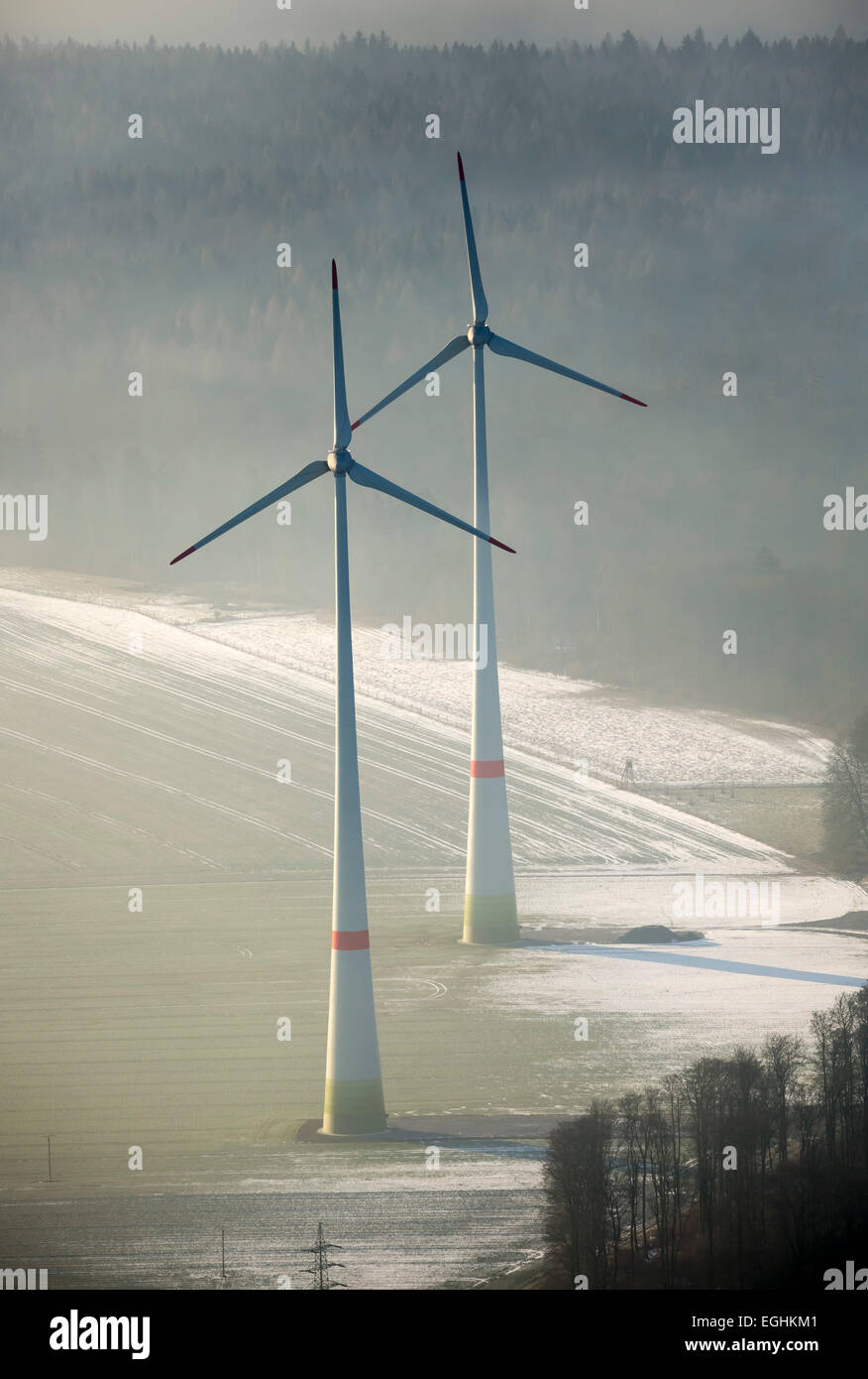 Windkraft-Anlagen, Bad Wünnenberg, Sauerland, Nordrhein-Westfalen, Deutschland Stockfoto