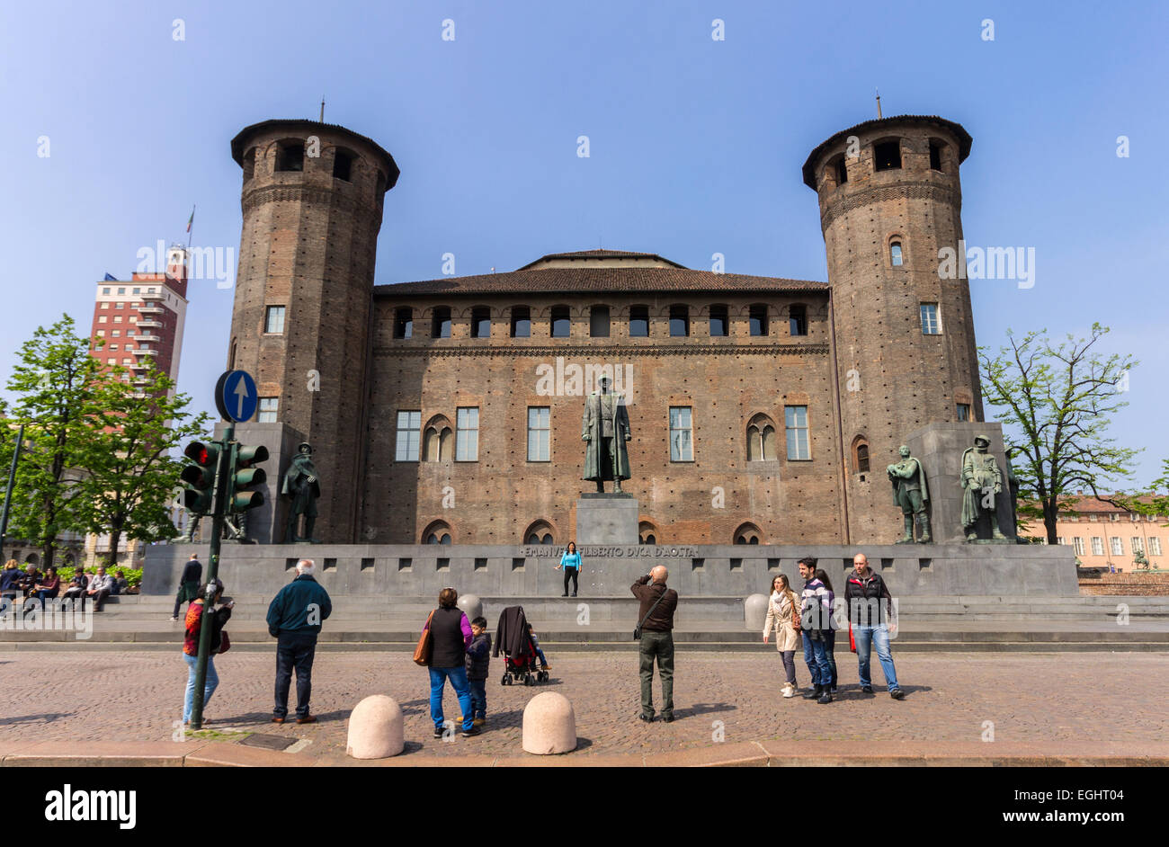 Italien, Piemont, Turin, Burg Acaja und Emanuele Filiberto Duca d ' Aosta Denkmal Stockfoto