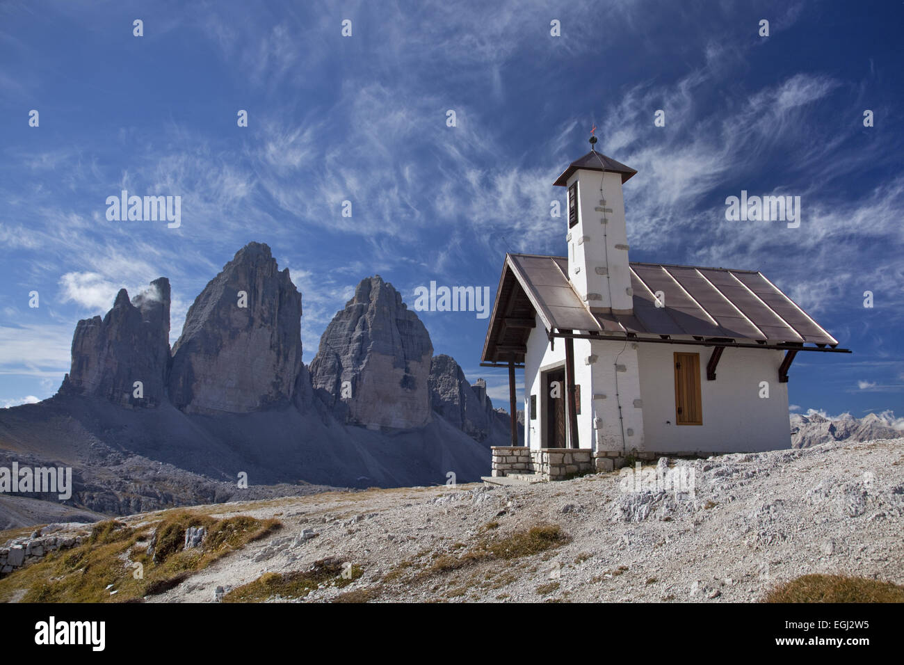 Tre Cime di Lavaredo mit der Kapelle der 