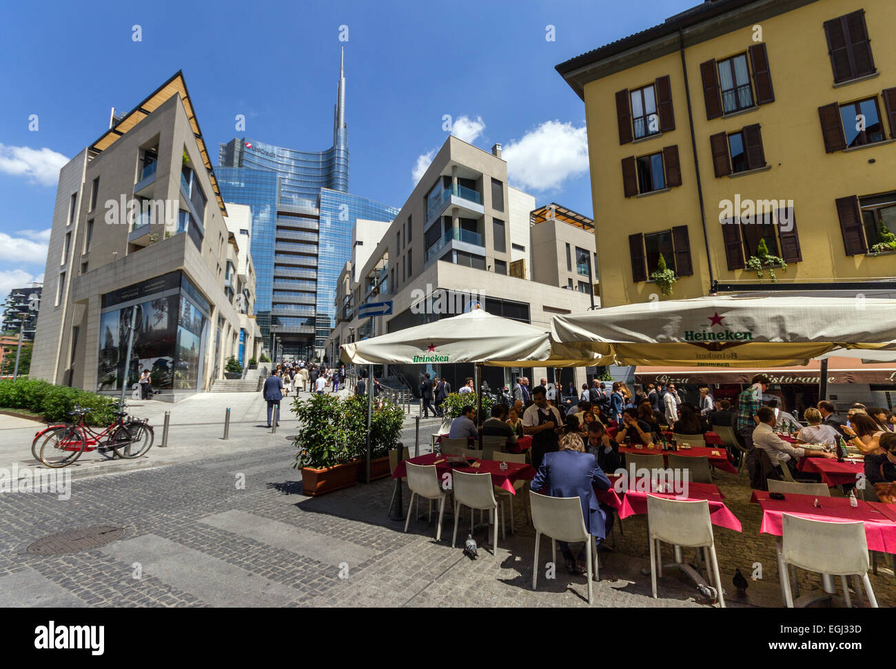 Italien, Lombardei, Mailand, Porta Nuova Garibaldi Turm von Cesar Pelli entworfen Stockfoto