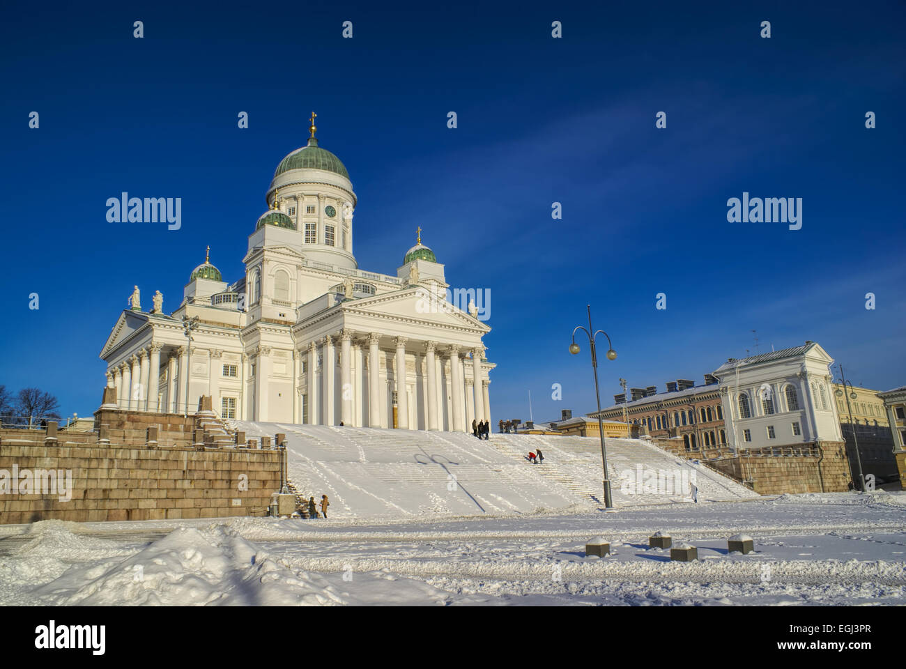 Malerische Aussicht auf den Dom von Helsinki im Zentrum der Stadt Stockfoto