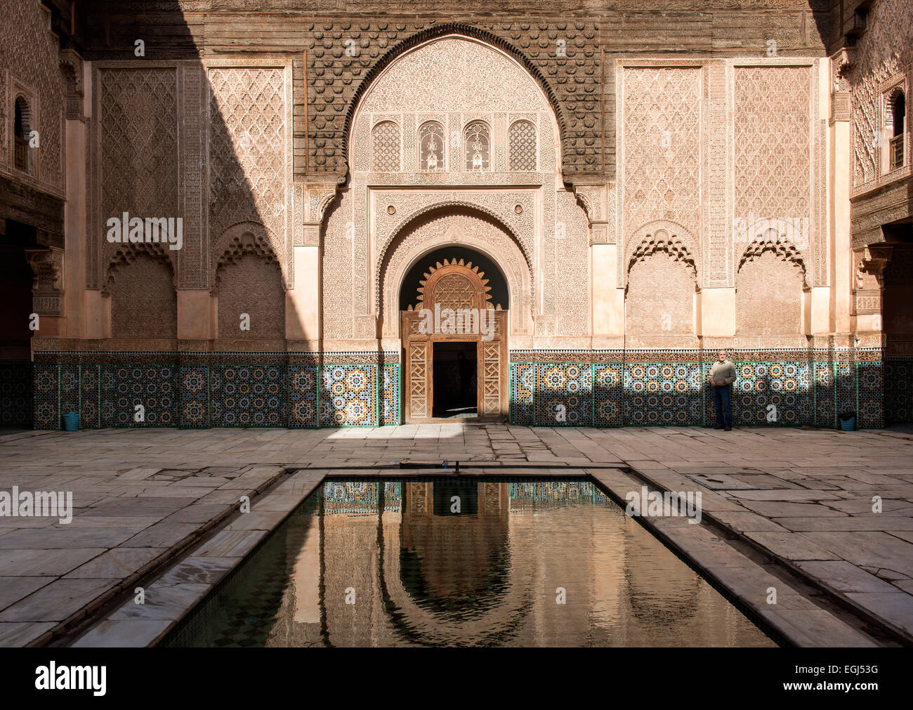Innenhof der Medersa Ben Youssef, Medina, Marrakesch, Marokko Stockfoto