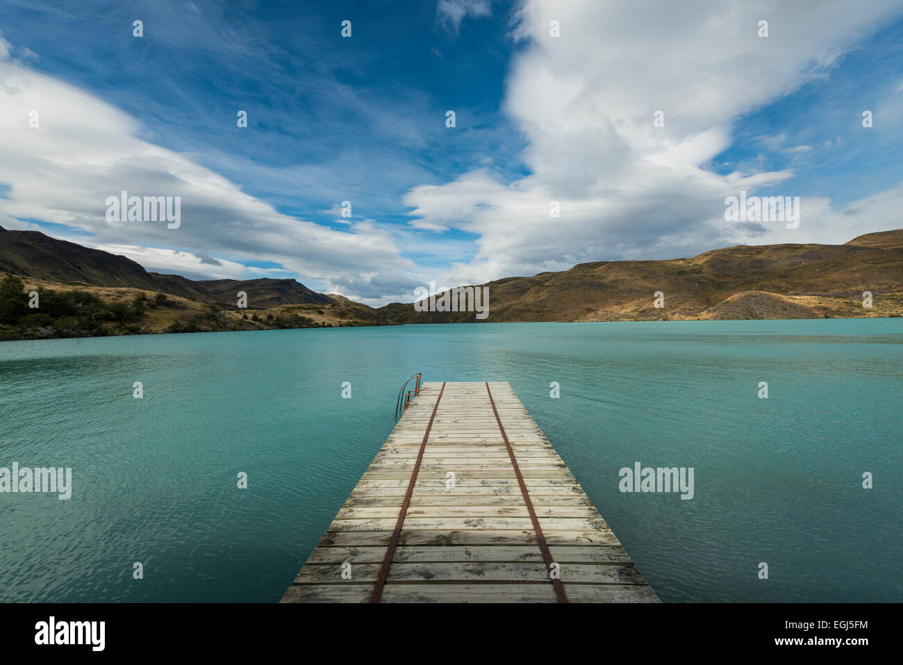 Steg am Lago Pehoé, Hotel Explora, Nationalpark Torres del Paine, Patagonien, Chile Stockfoto