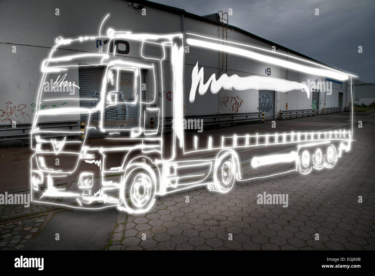 Logistik, LKW, leichte Zeichnung, Lager, Hallen Tor, Fabrikgebäude, ohne Fahrer, menschenleer, Stockfoto
