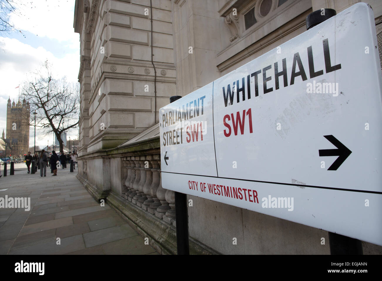 Whitehall und Parliament Street unterzeichnen, Westminster, Central London, England, UK Stockfoto