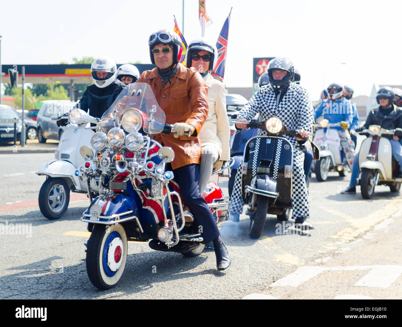 Scooterists besuchen die Isle Of Wight Scooter Rally, Großbritannien. Stockfoto