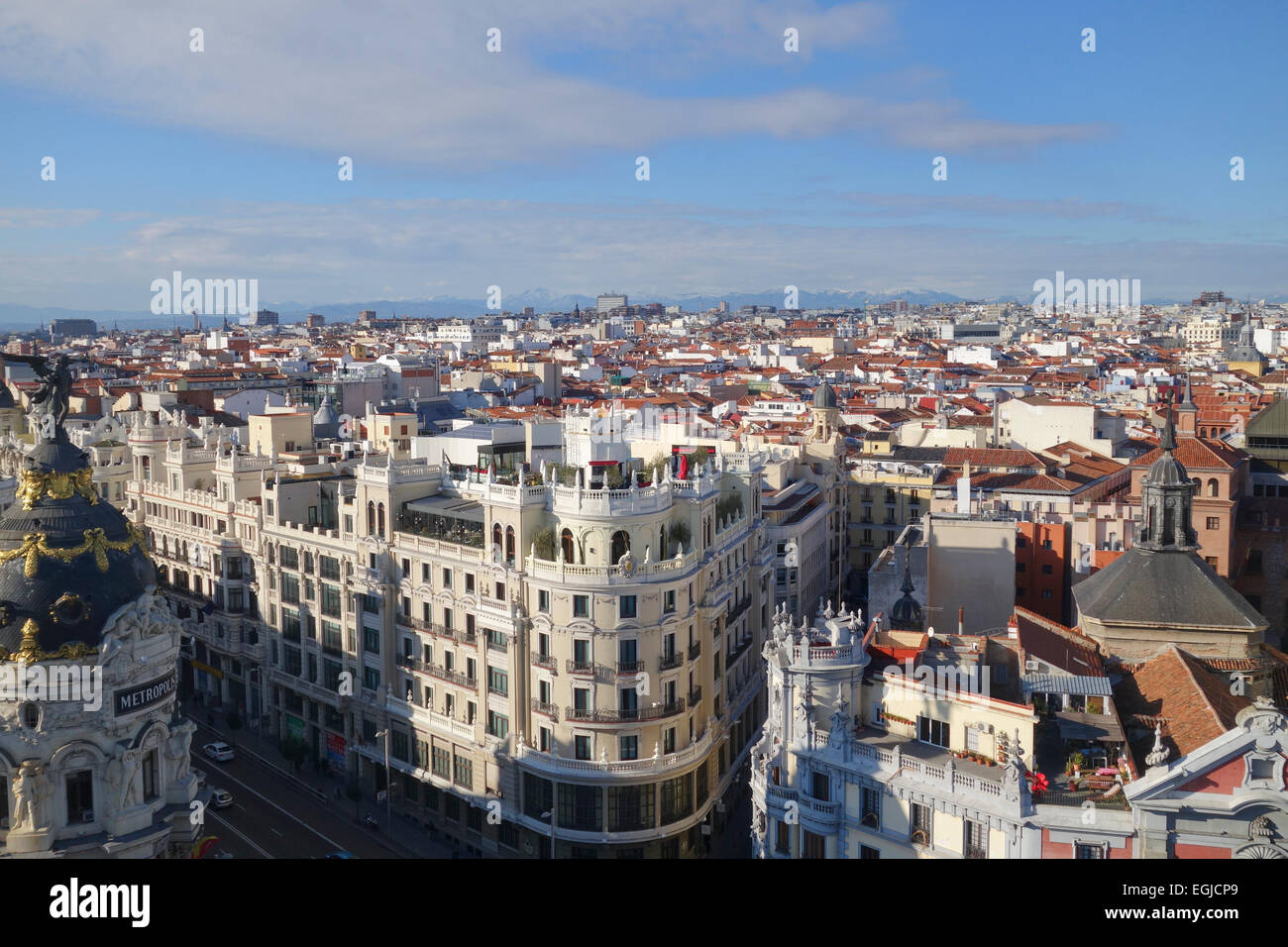 Skyline, Stadtbild, mit Gran via Westblick, Metropolis Gebäude vor. Madrid, Spanien. Stockfoto