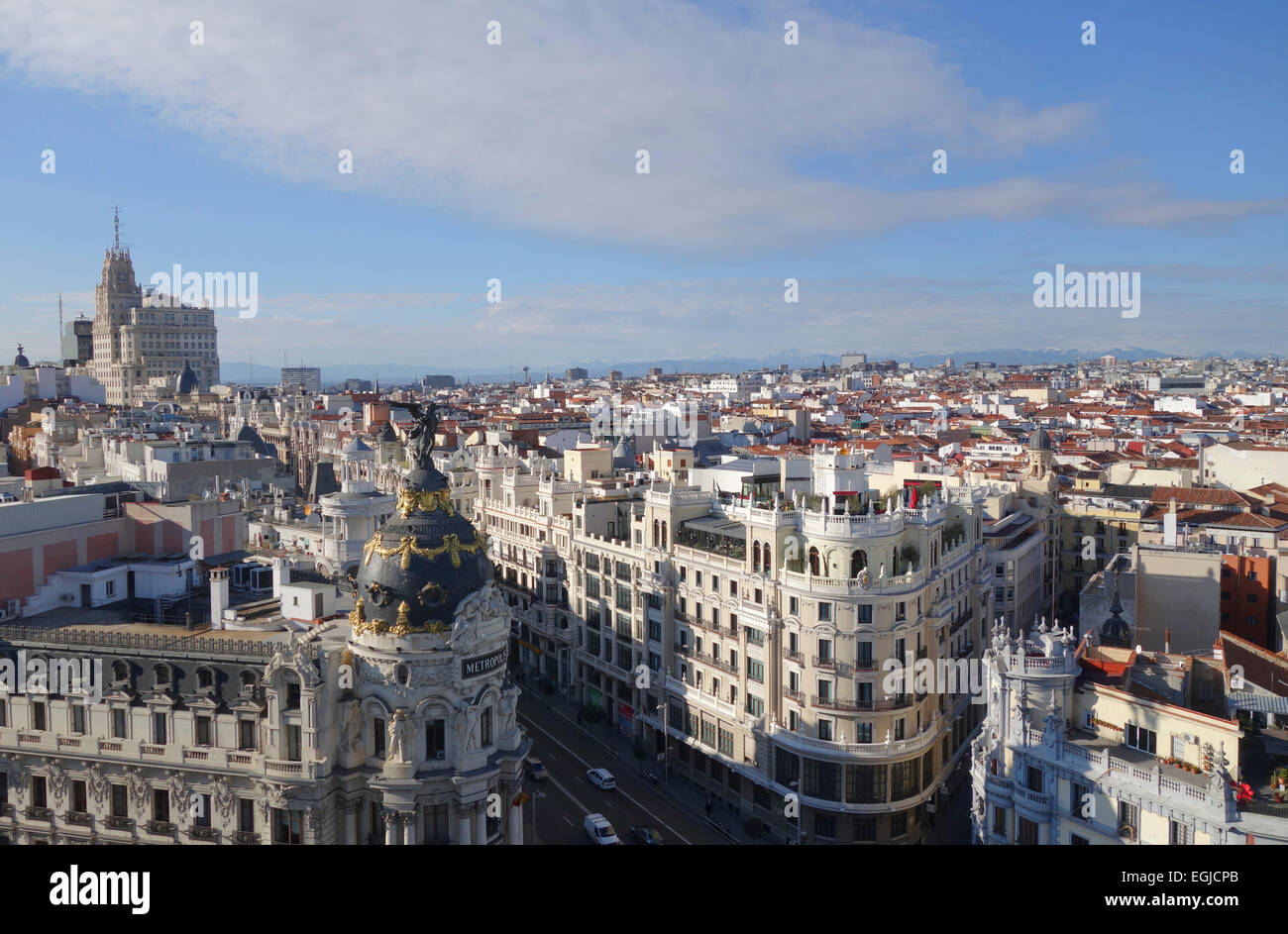 Skyline, Stadtbild, mit Gran via Westblick, Metropolis Gebäude vor. Madrid, Spanien. Stockfoto