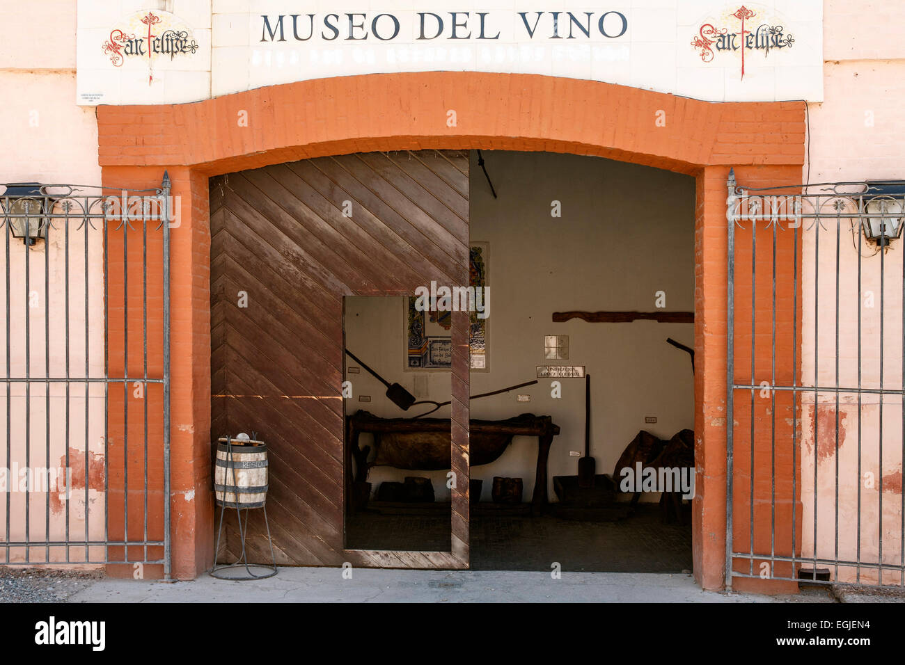 Eingang zum Weinmuseum, Bodega La Rural (Weingut), Provinz Mendoza, Argentinien Stockfoto