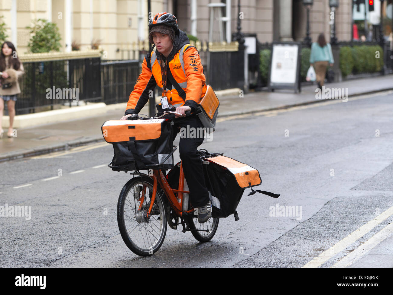 Whistl Kurier Service-Bike-Fahrer in central London, UK Stockfoto