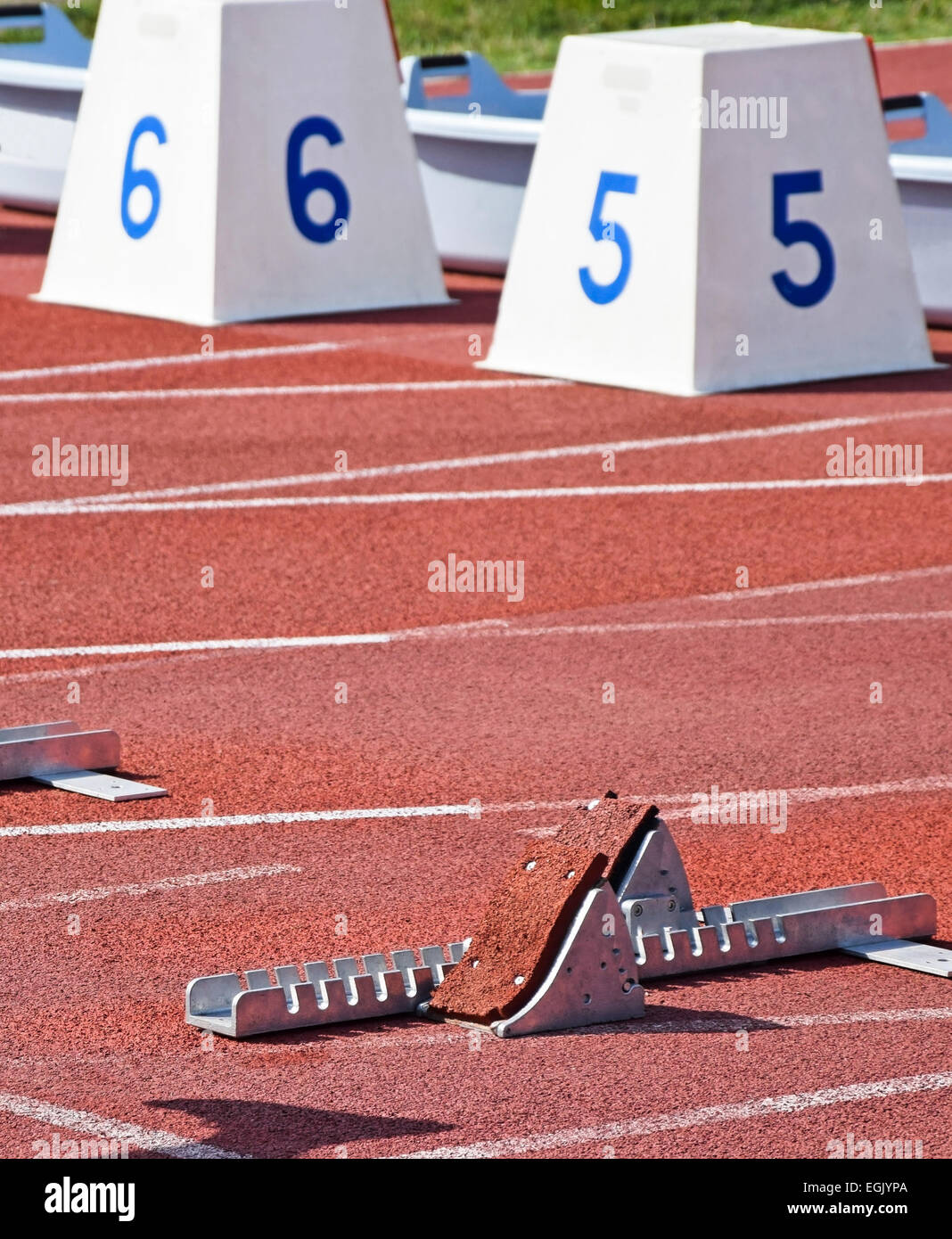 Startblock und Start der Laufstrecke Stockfoto