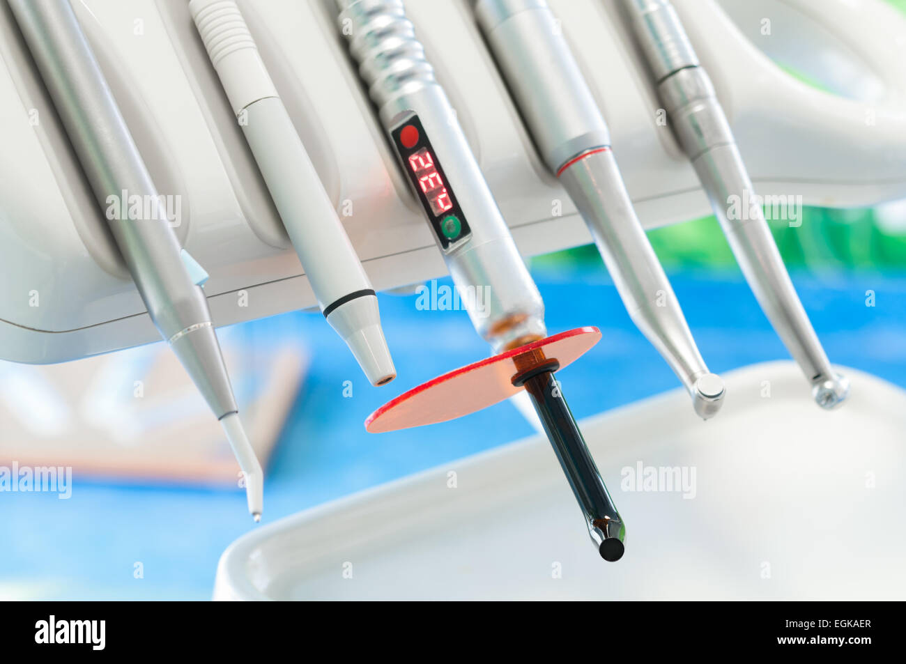 Zahnarzt-Werkzeuge und Geräte zur Zahnarztpraxis Stockfoto