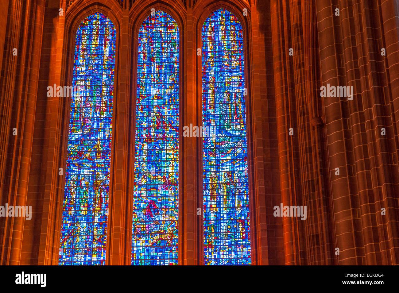 Fenster innen th auf die anglikanische Kathedrale von Liverpool Stockfoto