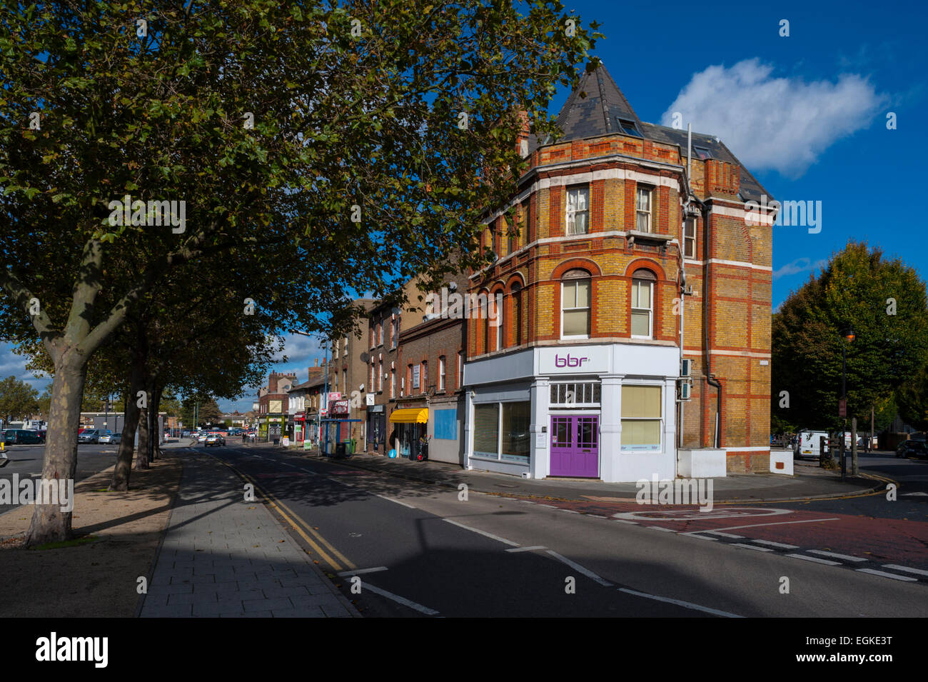 Parrock St Gravesend Kent im Sommer zeigen, Geschäftsräume Stockfoto