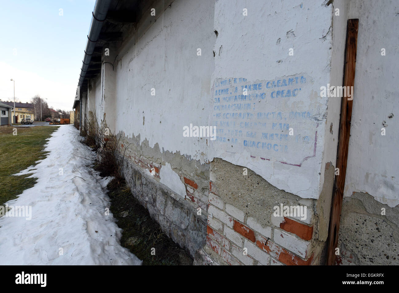 Ehemaligen Kaserne sowjetischen Bereich im Frenstat Pod Radhostem, Tschechische Republik, auf Montag, 23. Februar 2015, fünfzehn Jahre nach Abzug der sowjetischen Armee in bereitgestellte Tschechoslowakei am 26. Februar 1990 Truppen abgebildet. (Foto/Jaroslav Ozana CTK) Stockfoto