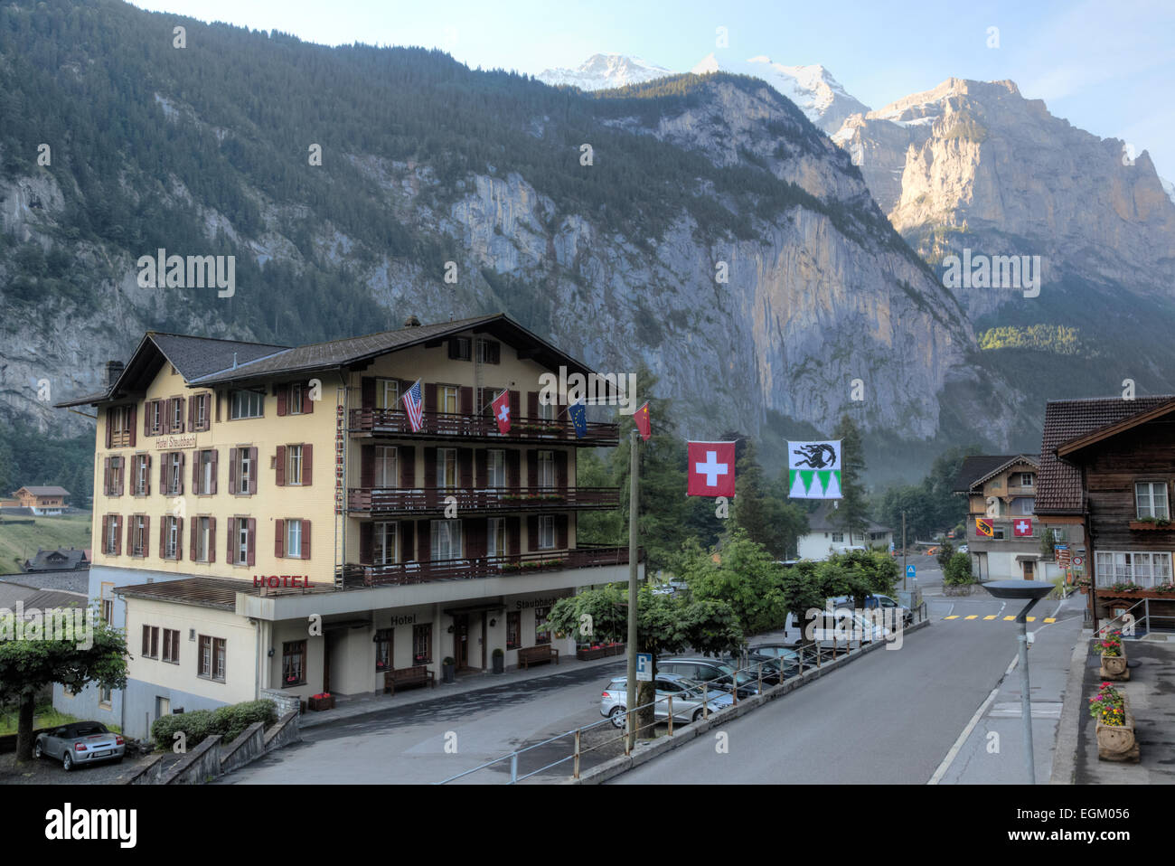 Die malerische Stadt Lauterbrunnen, befindet sich der Schweiz in den Schweizer Alpen im Berner Oberland. Stockfoto