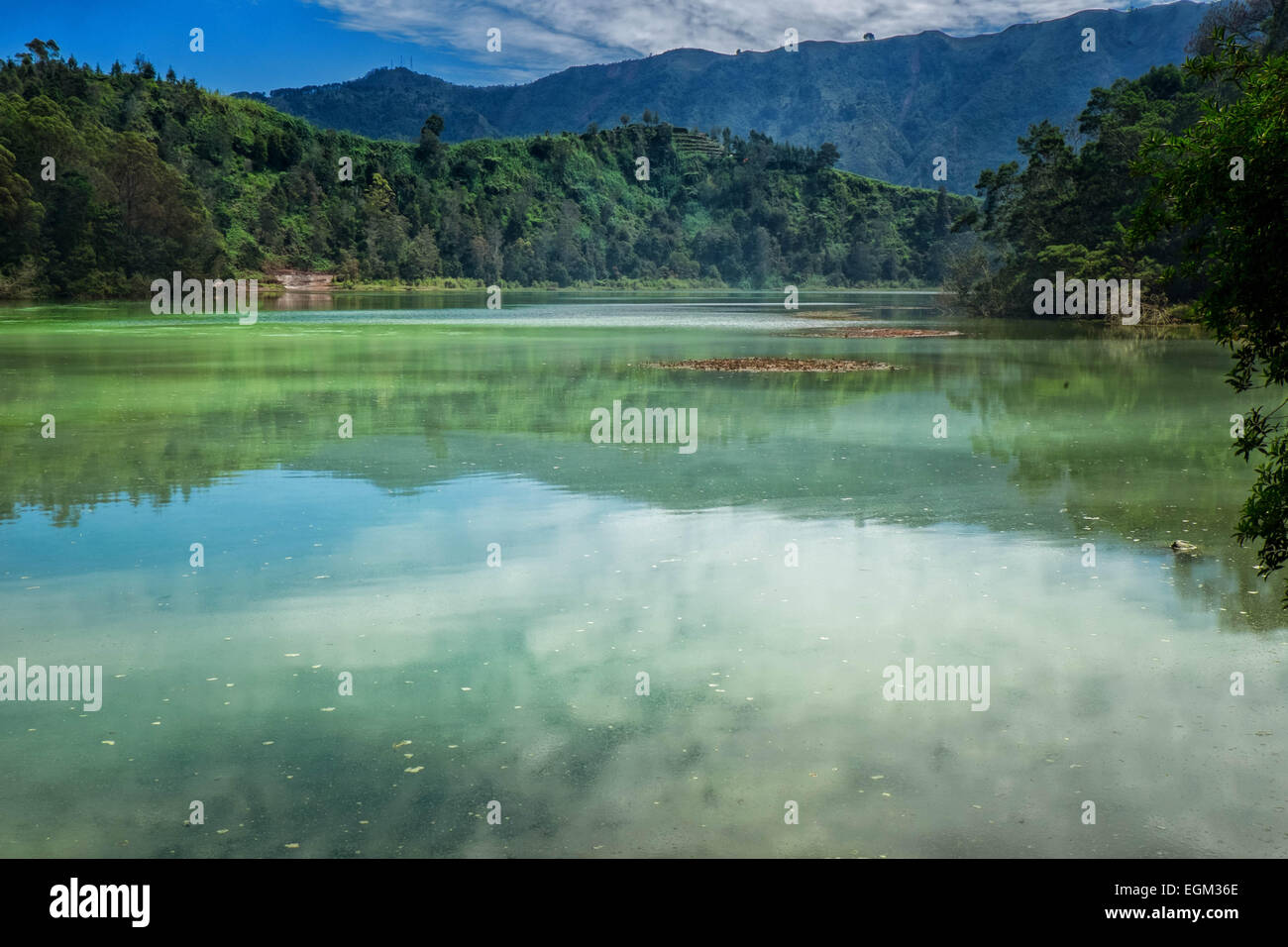 Blick auf den Kratersee in Zentraljava, Indonesien Stockfoto