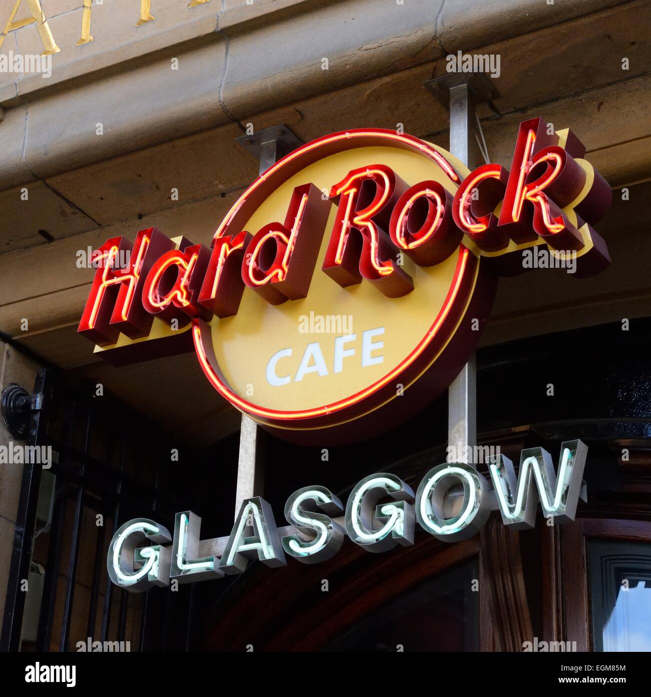 Melden Sie sich über dem Eingang zum Hard Rock Cafe in Glasgow, Scotland, UK Stockfoto