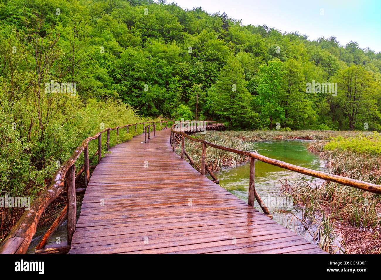 Promenade in Nationalpark Plitvice, Kroatien Stockfoto