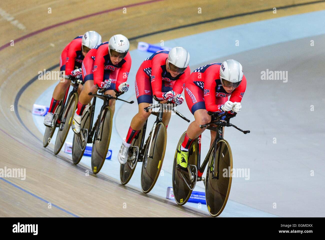 Sarah HAMMER/Jennifer VALENTE/Lauren TAMAYO/Ruth WINDER - Etas Unis - Poursuite Par Equipes Femmes - 19.02.2015 - Cyclisme Sur Piste - Championnats du Monde - Saint Quentin En Yvelines-. Foto: Dave Winter/Icon Sport Stockfoto