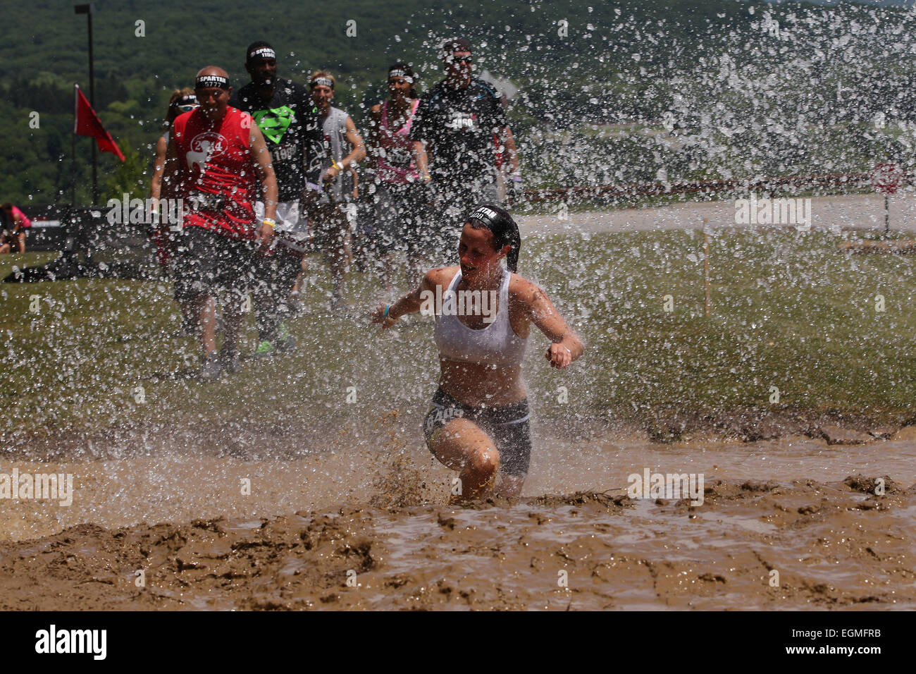 Wettbewerber in Aktion während der Reebok Spartan Race. Mohegan Sun, Uncasville, Connecticut, USA. Stockfoto