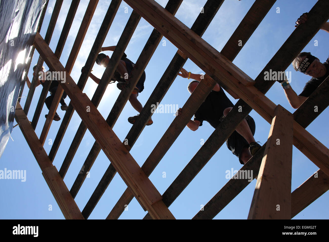 Wettbewerber in Aktion während der Reebok Spartan Race. Mohegan Sun, Uncasville, Connecticut, USA. Stockfoto Wettbewerber in Aktion während der Reebok Spartan Race. Mohegan Sun, Uncasville, Connecticut, USA. Stockfoto