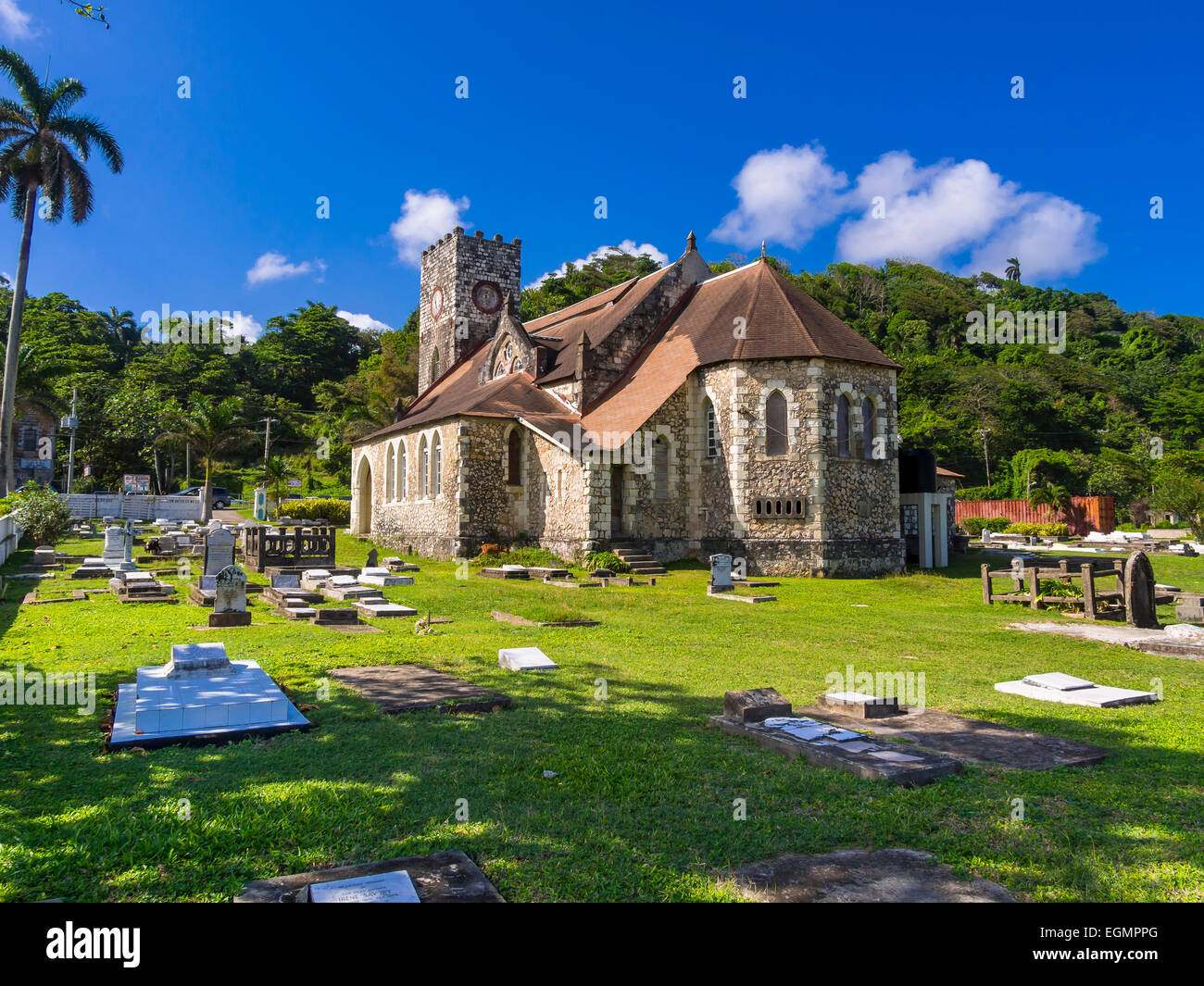 Die alte Pfarrkirche St. Mary mit Friedhof, Port Maria, St. Mary Parish, Jamaika Stockfoto